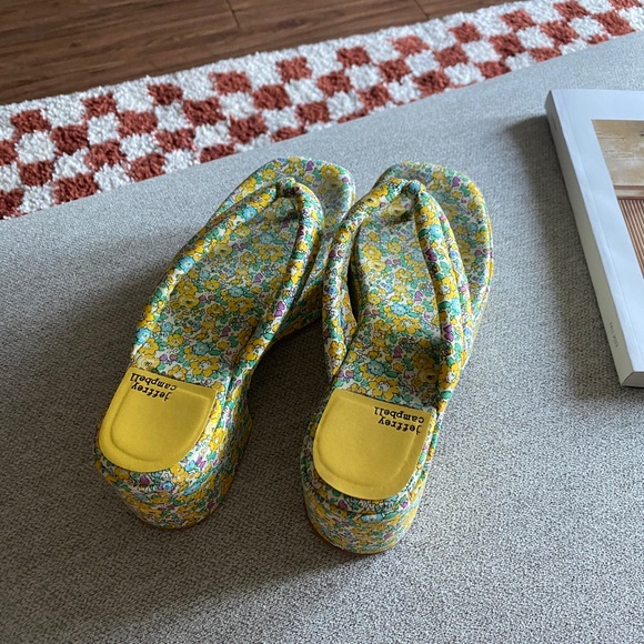 Thong Platform Heels | Jeffrey Campbell - Picture 3 of 5